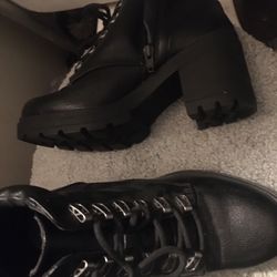 New Leather Boots Size 7W Only $30 Firm