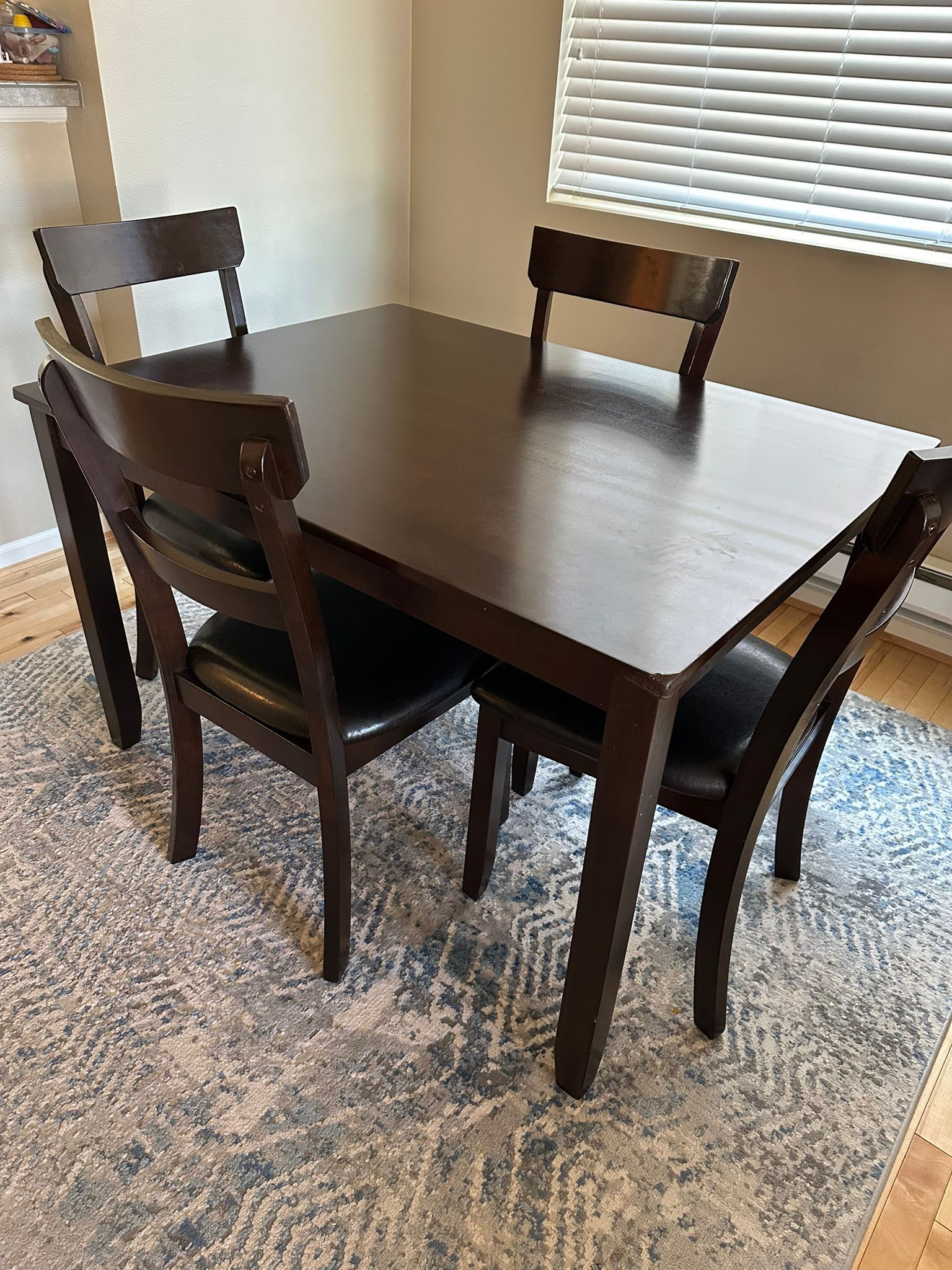4 Person Dining Set