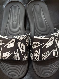 Men’s Nike slides OBO