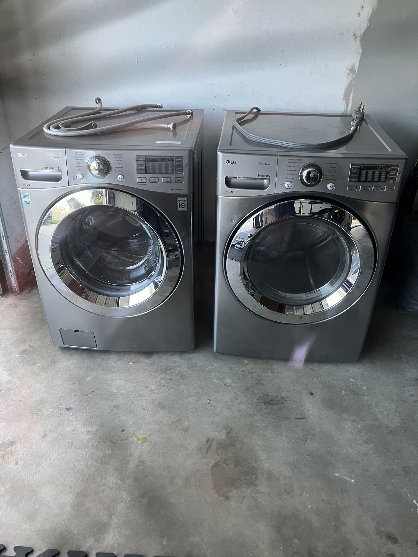 Selling LG Washer And dryer Combo