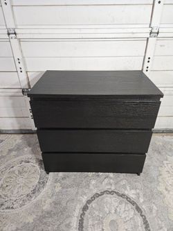 3-Drawer Dresser, Good Conditions 👍, Black Color, Measurement: W 31.5" × D 19" × H 30.5"