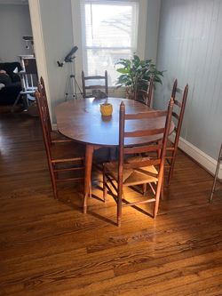 Nice dining table and chairs