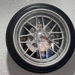 Tire Clock 14 inch, Man Cave, Mechanic Shop, Automotive, Car. Quartz, Works.