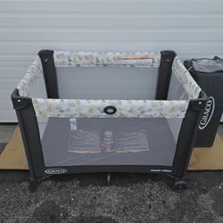 Nice Graco Pack N Play Portable Play Pen  And With Carring Case OEM Very Clean Like New. 