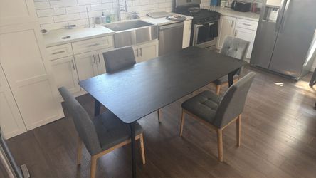 Dining table and 4 chairs