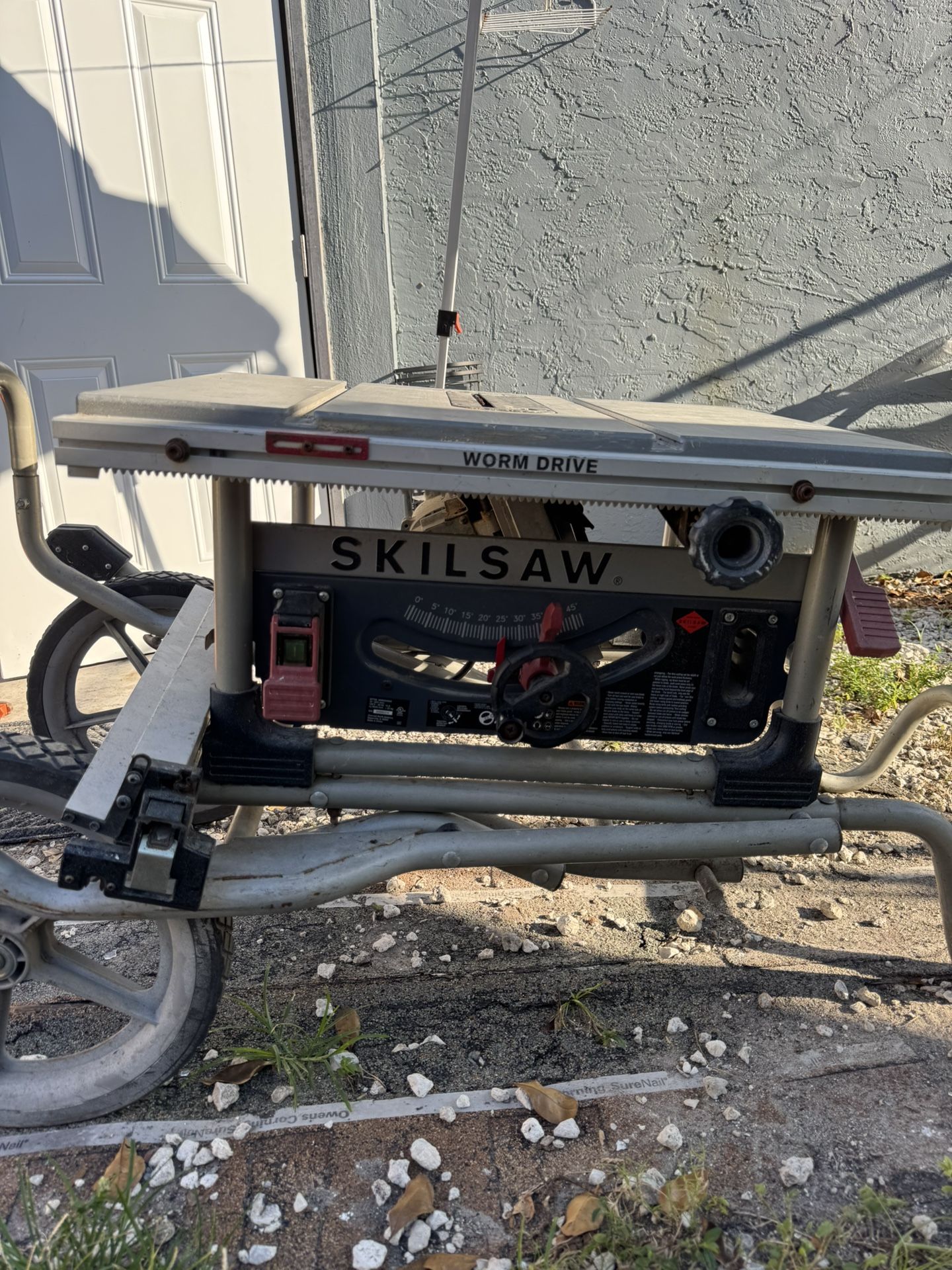 SKIL SPT99-11 10-Inch Heavy Duty Portable Folding Worm Drive Table Saw with Stand
