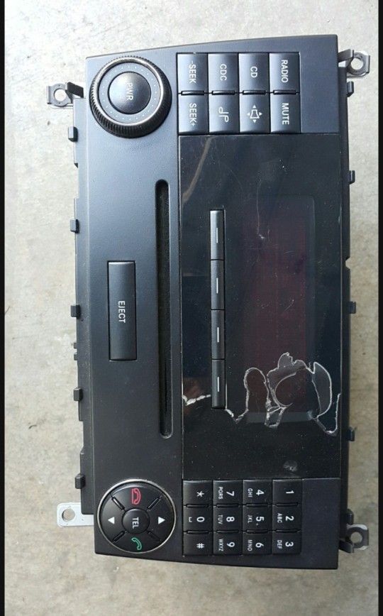 Mercedes-Benz CD Player console