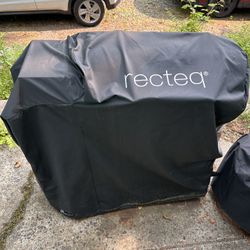 1 Year Old Recteq Patio Legend. 