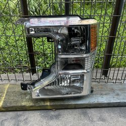 2020 2021 2022 Ford F-250 Headlight Driver Side Oem