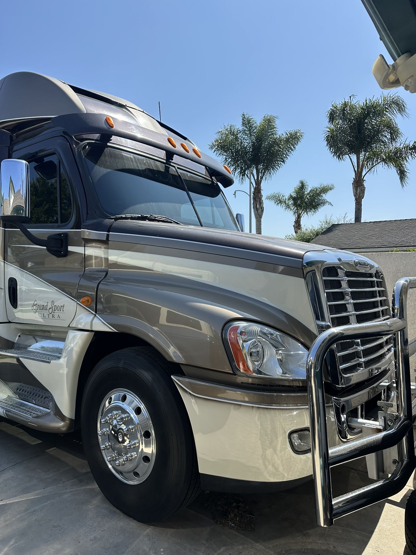 2013 Dynamax Grand Sport Ultra 370