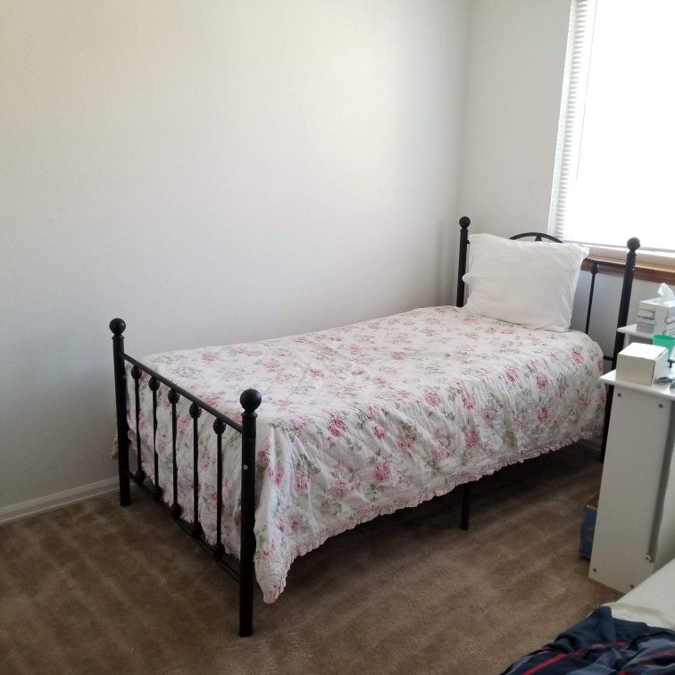 Vintage Style Black Metal Twin Bed Frame/Headboard/Footboard