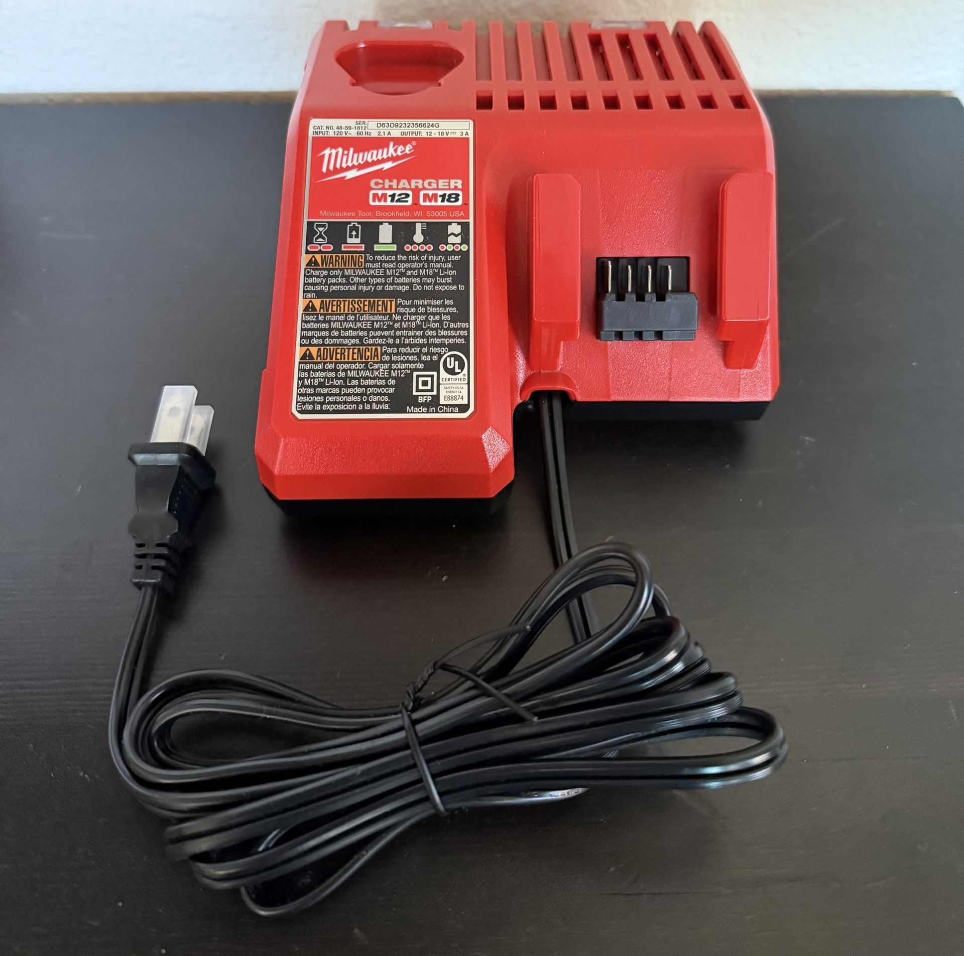 Milwaukee 48-59-1812 M12 & M18 Multi-Voltage Charger