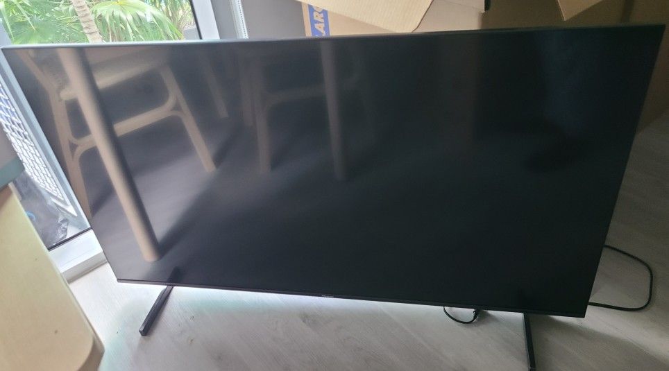 Hisense 55-inch LIKE NEW