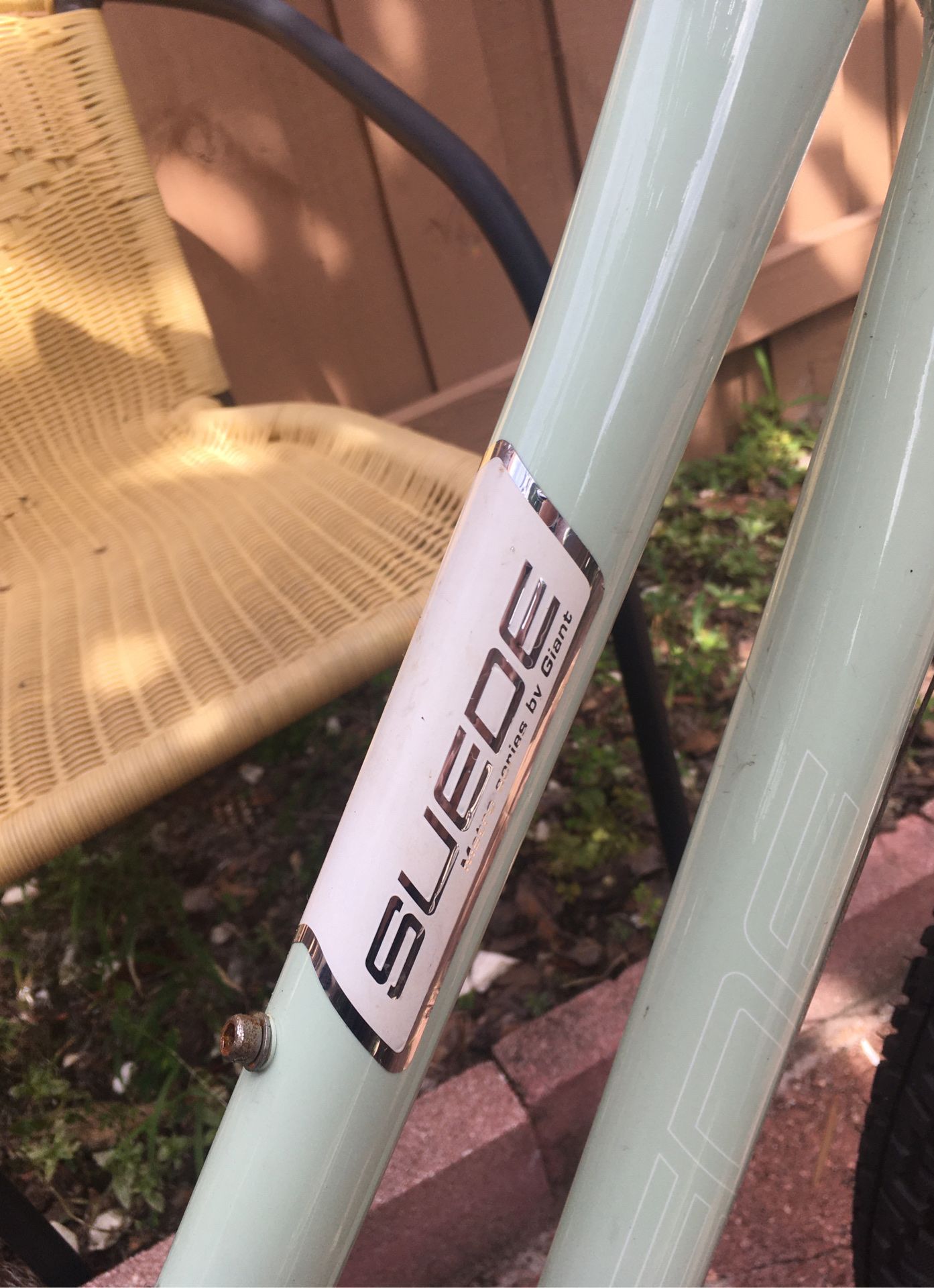 Suede Metro Series by Giant Hybrid Bike for Sale in Orlando, FL OfferUp