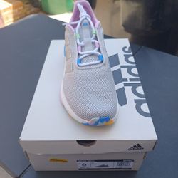Adidas Racer Tr23k Size 4 5 AND 6 GIRLS 