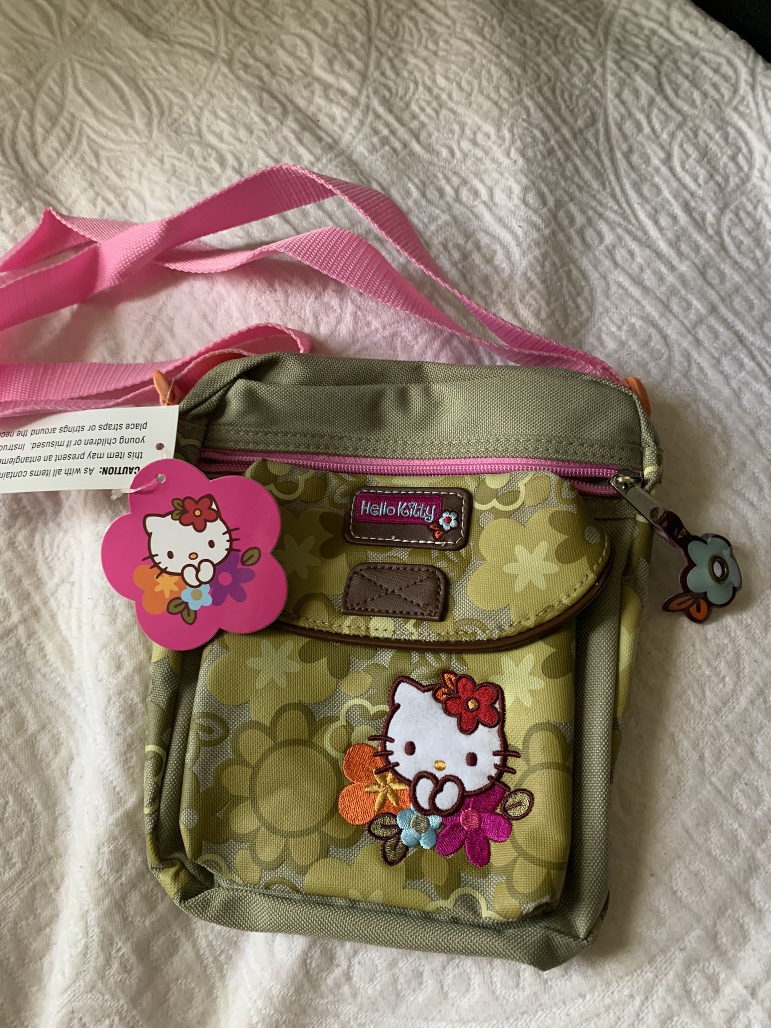 SANRIO HELLO KITTY HANDBAG for Sale in New York, NY - OfferUp