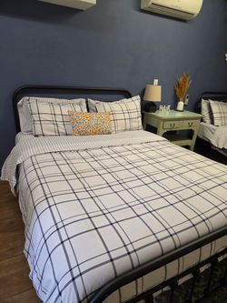 Queen, black metal bed frame & mattress