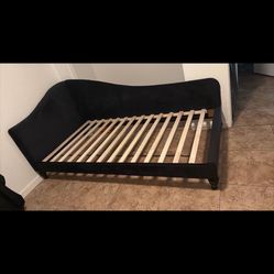 Twin bed 