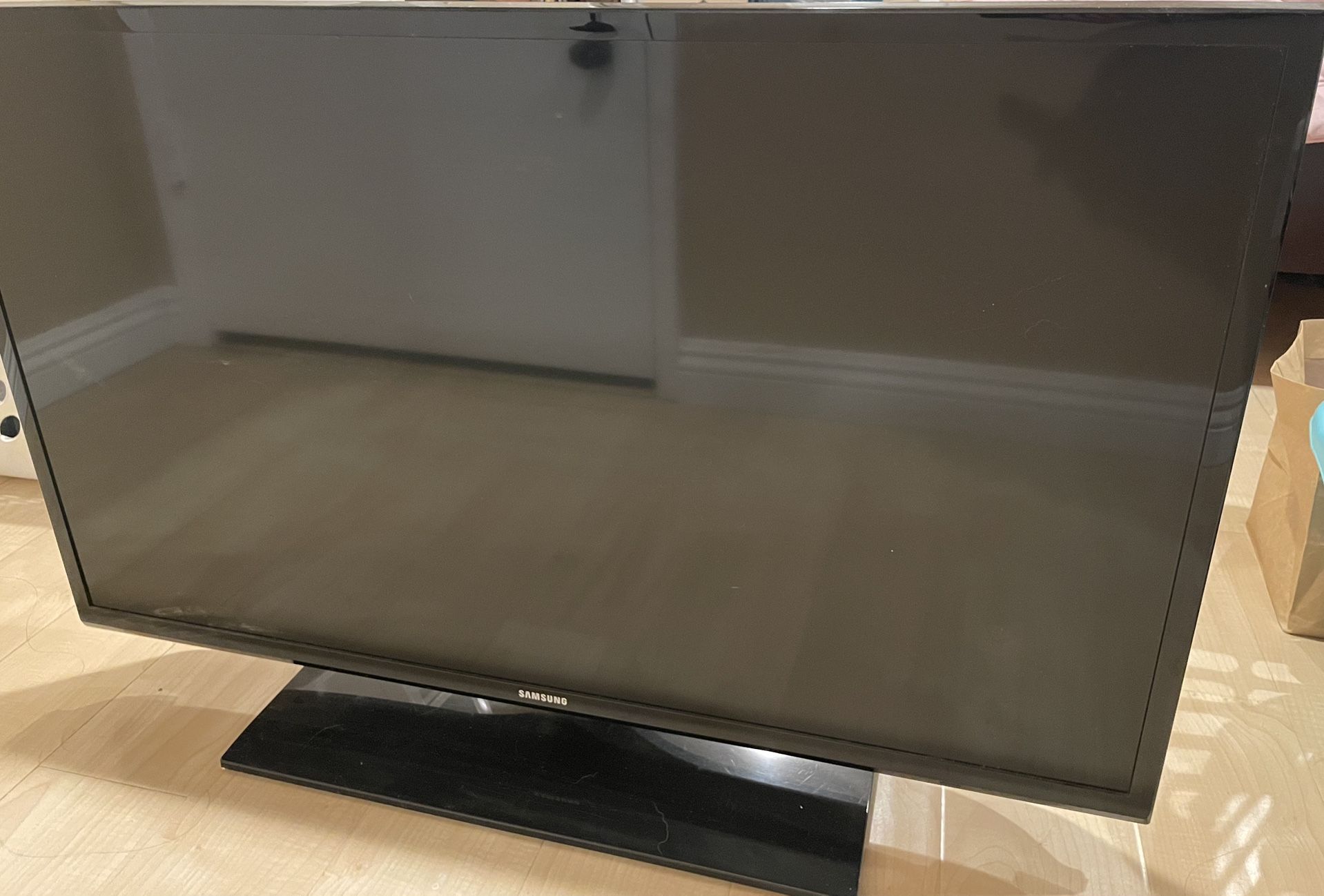 Samsung TV 40 Inches 