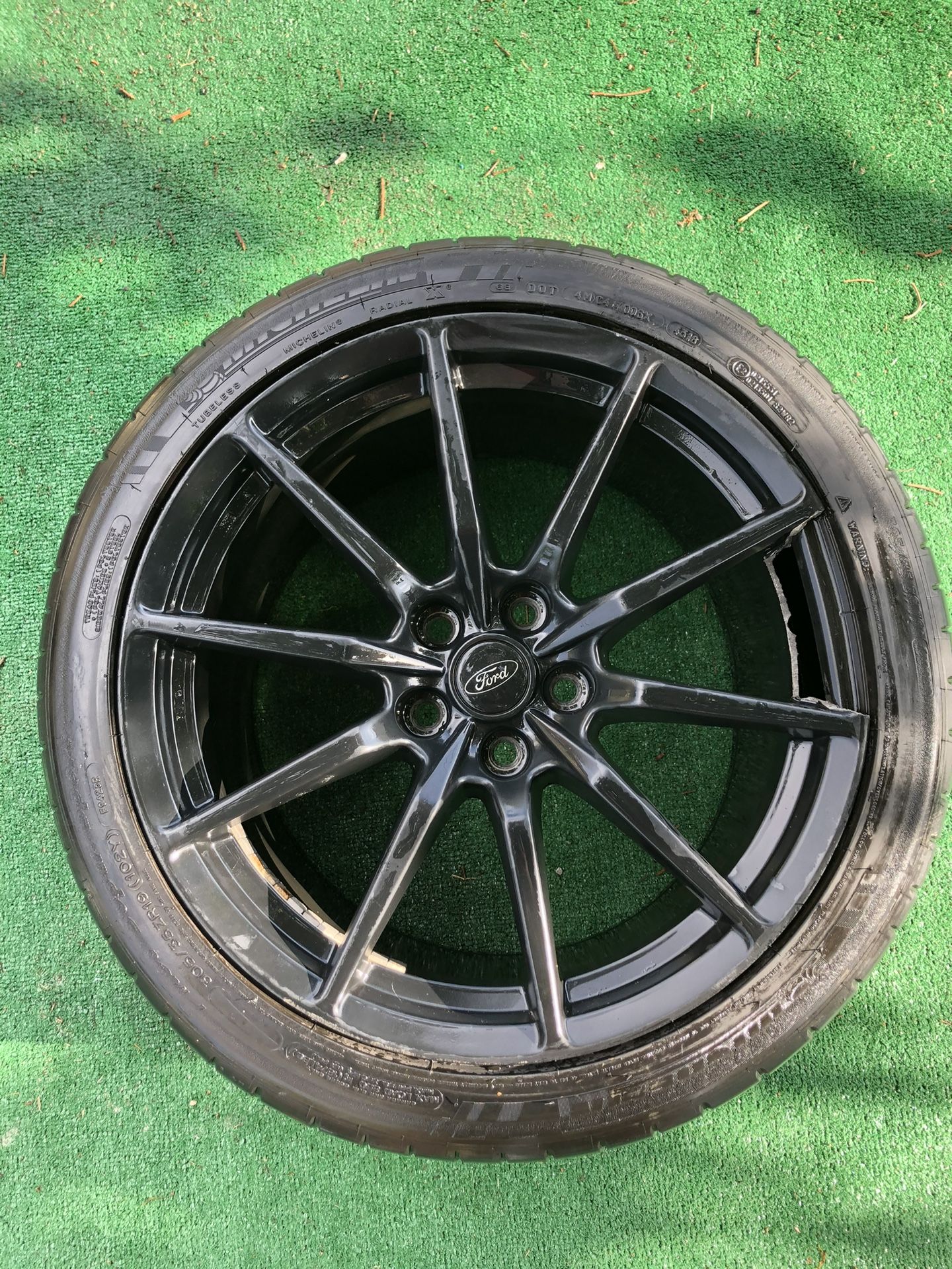 2015-2020 Mustang Shelby GT350 Rear Wheel 19x11 And Tire Michelin Super Sport 305/35zr19