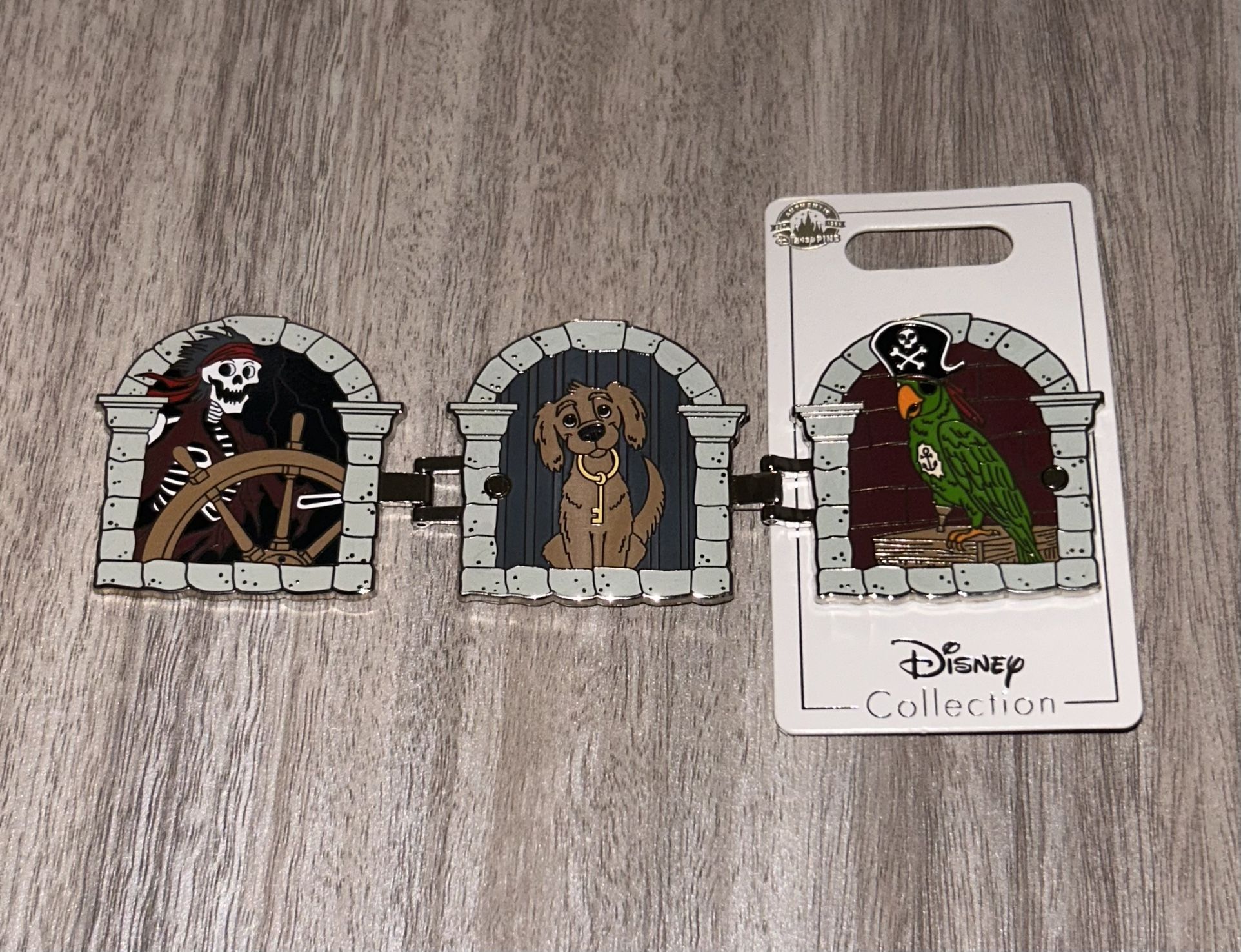 New Disney Pin Pirates Caribbean Parrot Dog Keys Jail Captain Disneyland