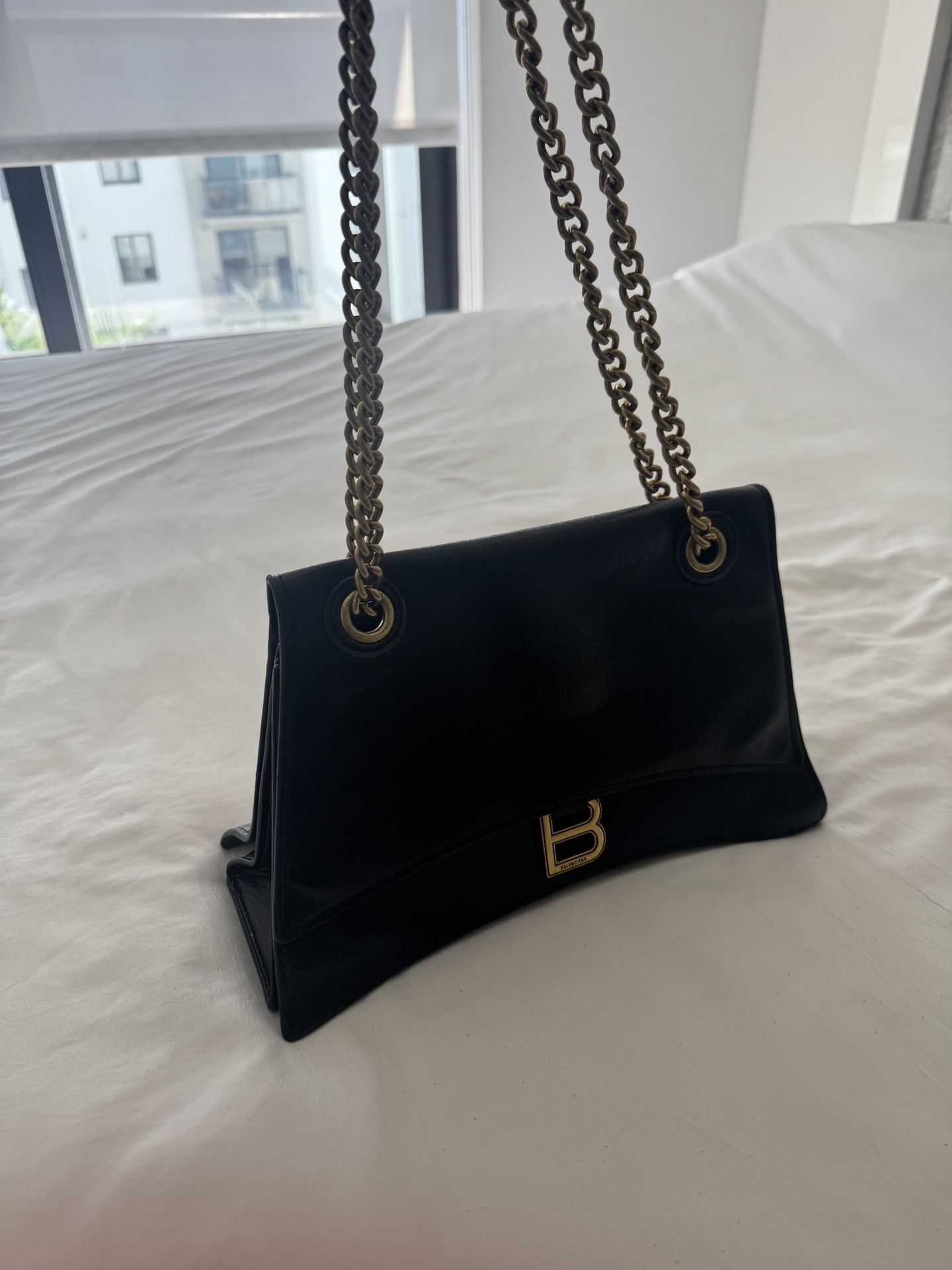 BALENCIAGA WOMEN'S CRUSH CHAIN BAG MEDIUM IN BLACK