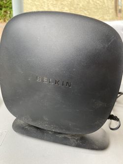 Belkin wireless router with power adapter