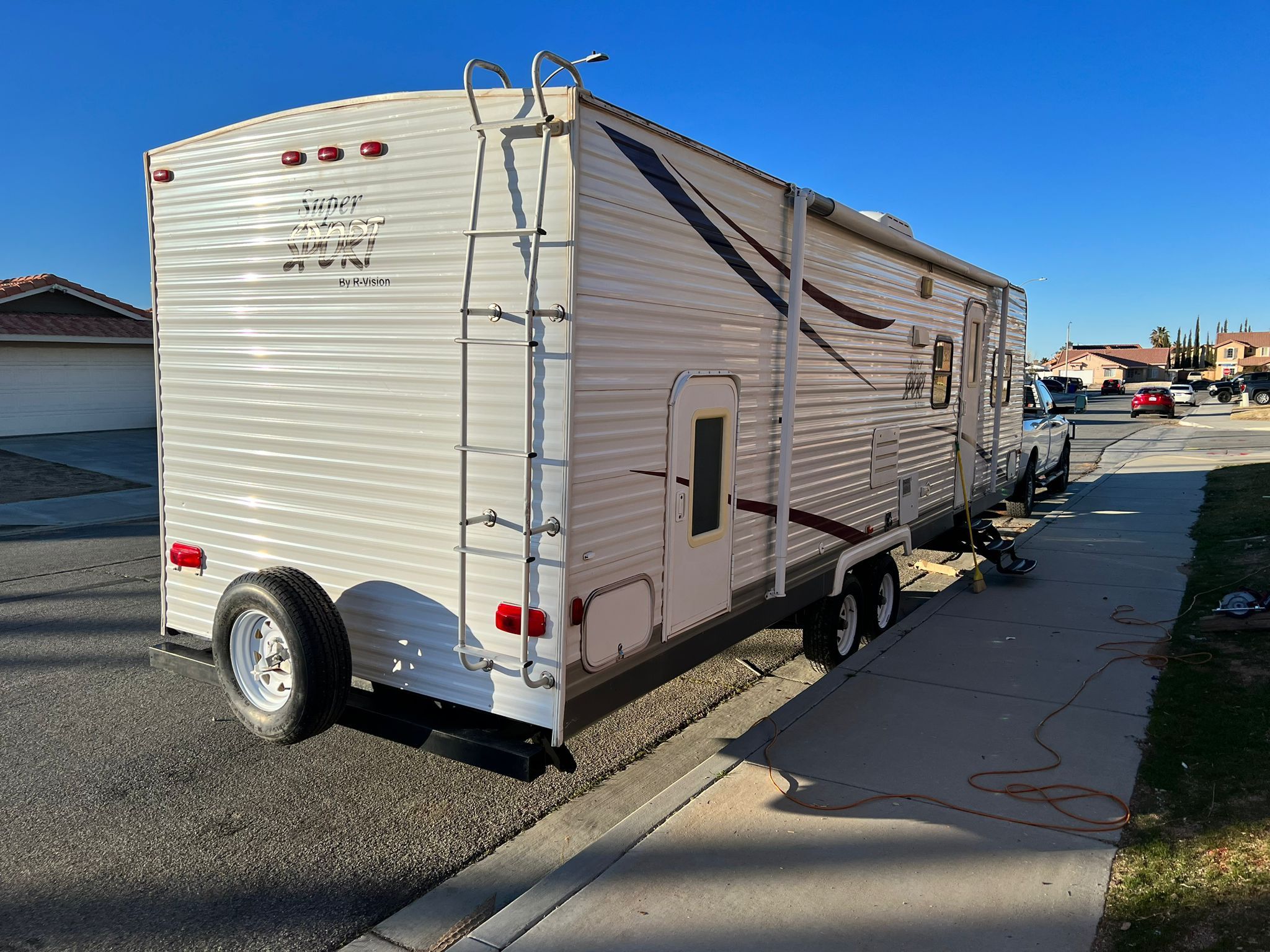 2011 Super Sport Travel Trailer In Victorville Ca for Sale in Fontana