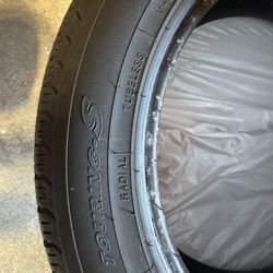 Yokohama AVID Touring-S 215/55R17 94H All-Season Tires