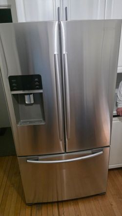 Samsung French Door Fridge - $400 (Des Plaines)🚨 NEED GONE ASAP! 🚨