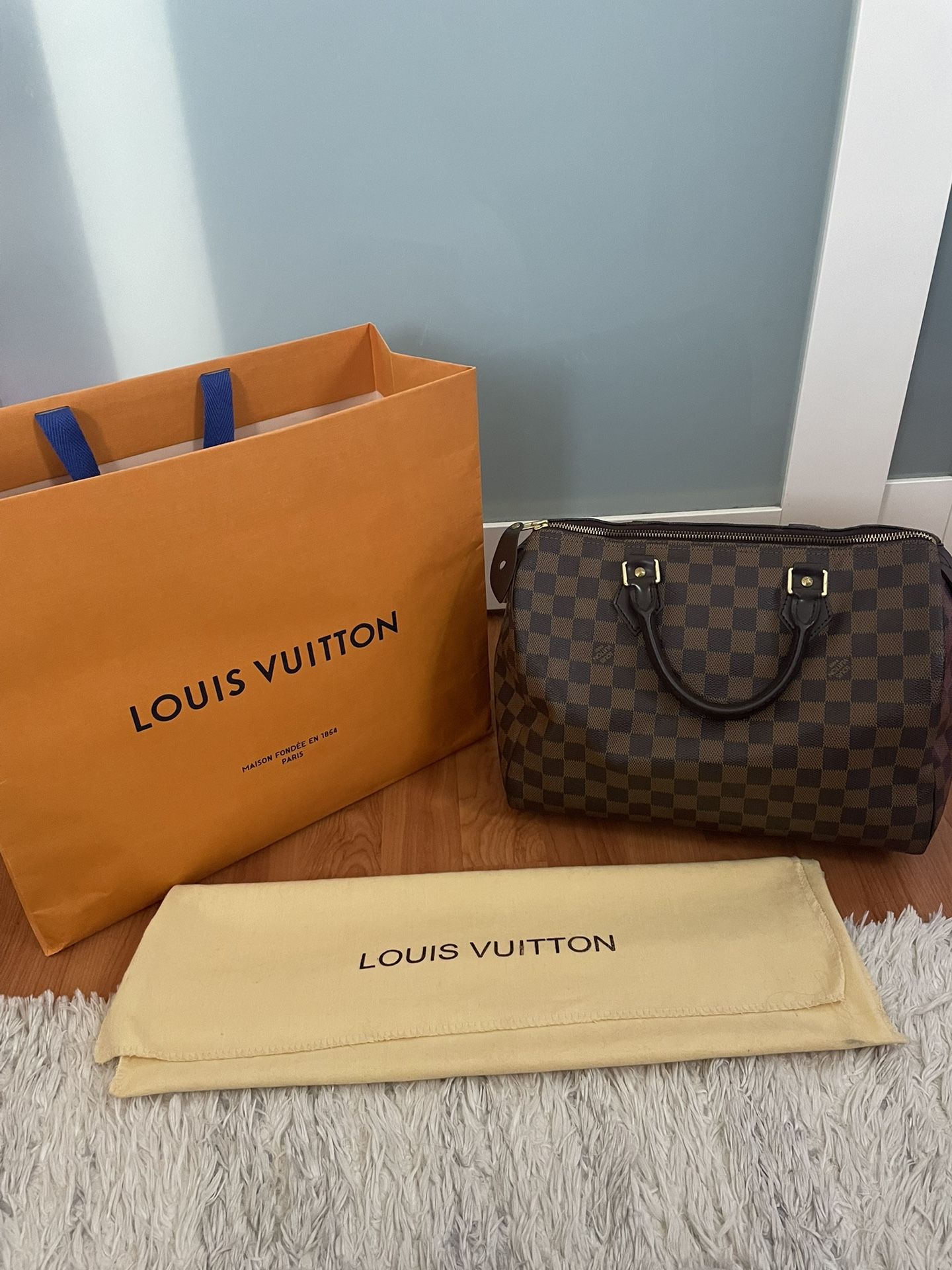 100% authentic Louis Vuitton speedy 30