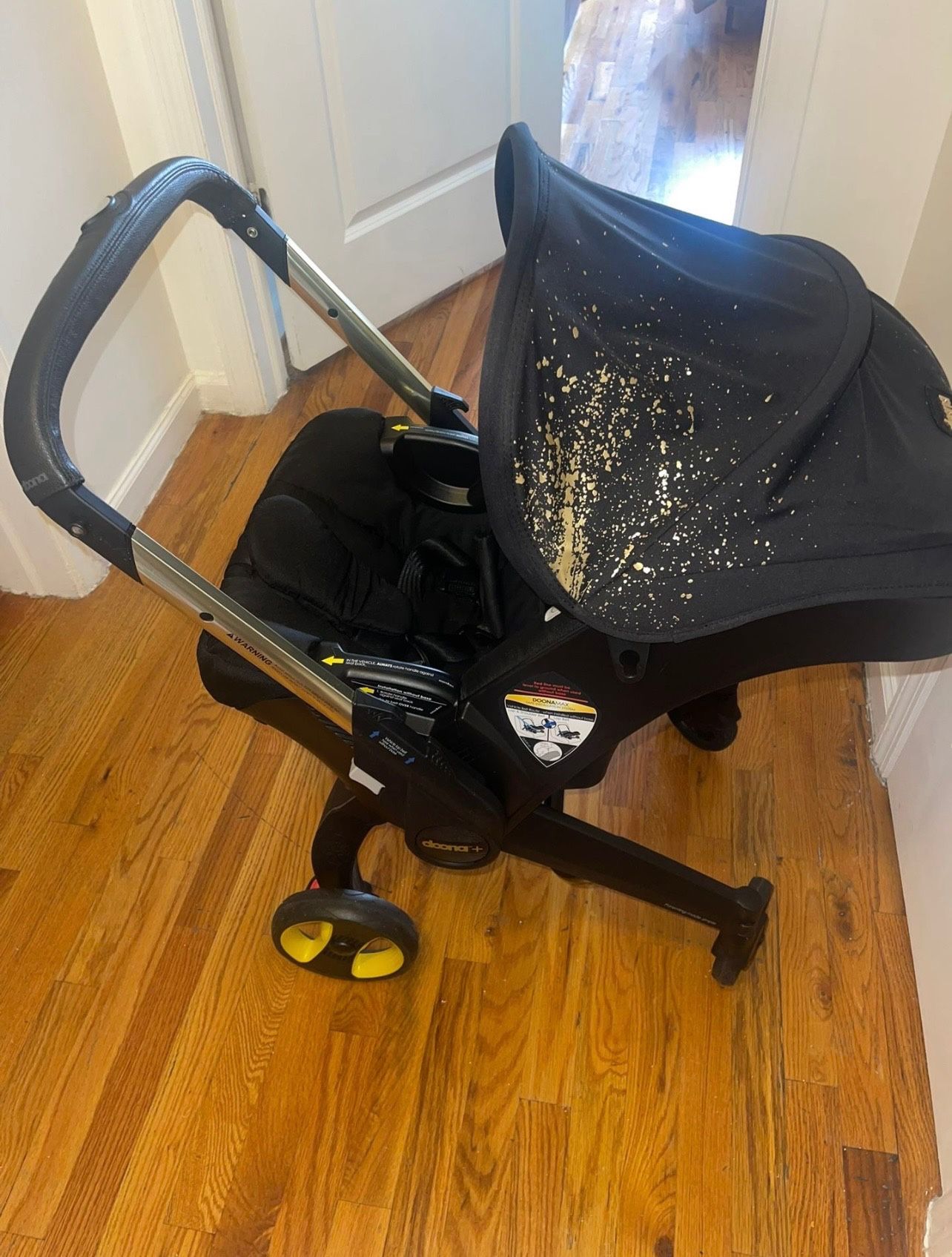 Doona Pk Up For 140$ It Comes With 2bags