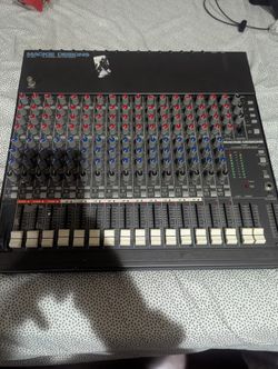 MACKIE DESIGNS CR-1604 Mixing Board