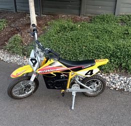 Razor MX650 Electric Dirt Bike – New batteries