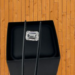 3.03 Carat Emerald Shape Lab-grown Certified Diamond 