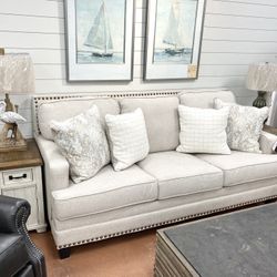 New 84” Sofa 🔥🔥 HOT BUY