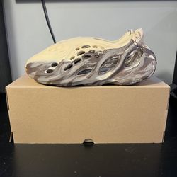 Yeezy Foam Runner MX Cream Clay GX8774 Mens Size 10 