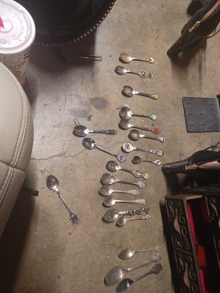 35 Collective Spoons