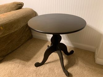 (2) Round Pedestal Accent Tables / Side Tables