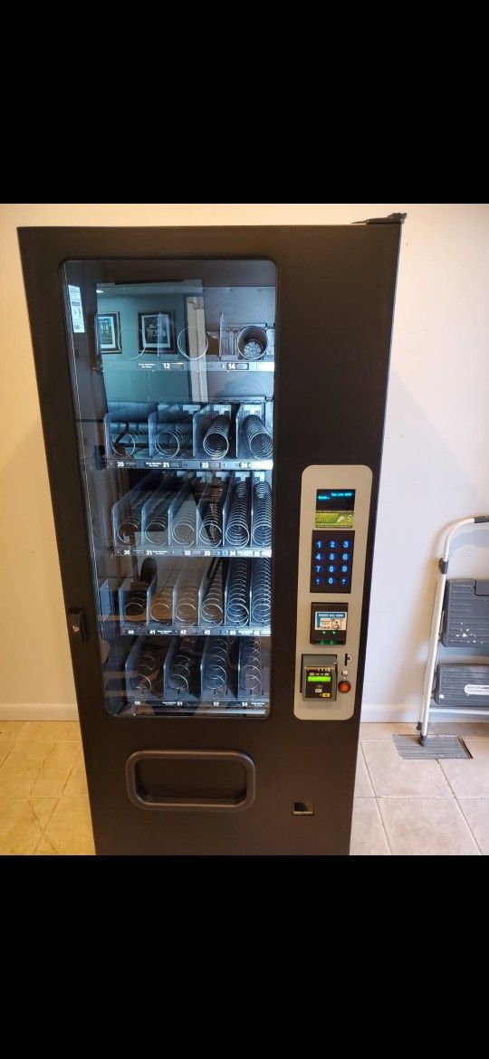 VENDING MACHINE 