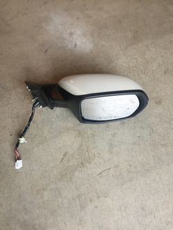 2017 Honda CR-V passengers side mirror great condition
