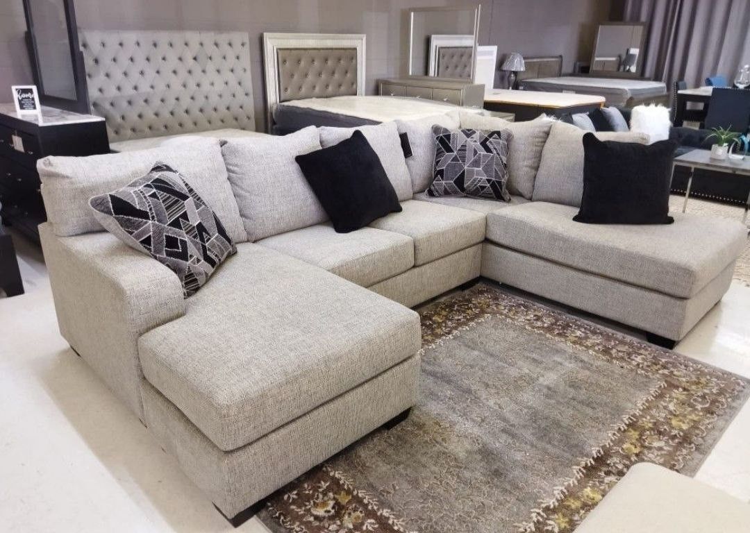 Brand New Ashley Megginson Storm Sectional