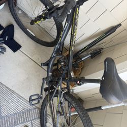 Mongoose Standoff Mountain Bike