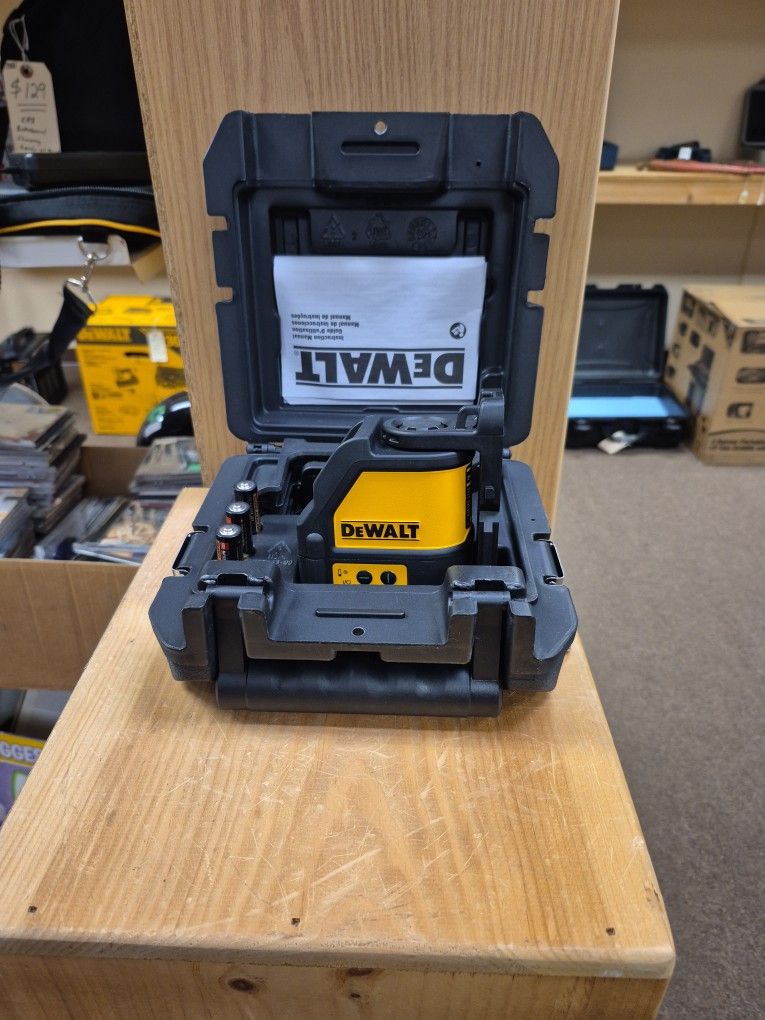 Dewalt Green Cross Line Laser Level DW088CG