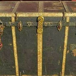 Antique Large Steamer Trunk with a Working Lock and Skeleton Key