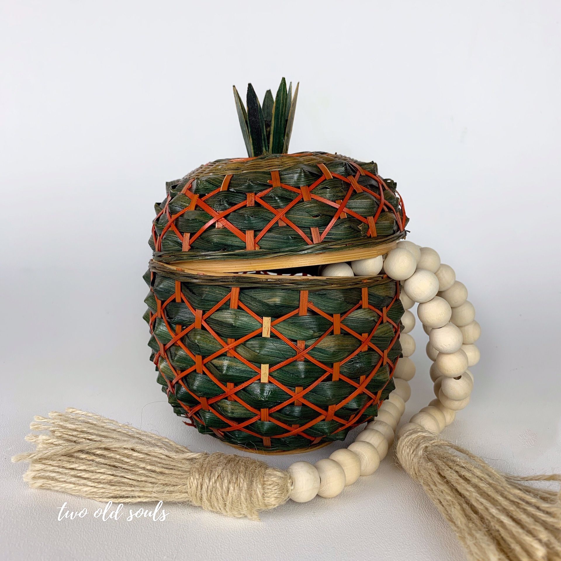Vintage Pineapple woven Basket storage box