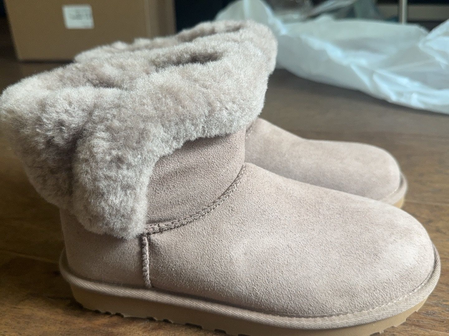 New - UGG women’s boot