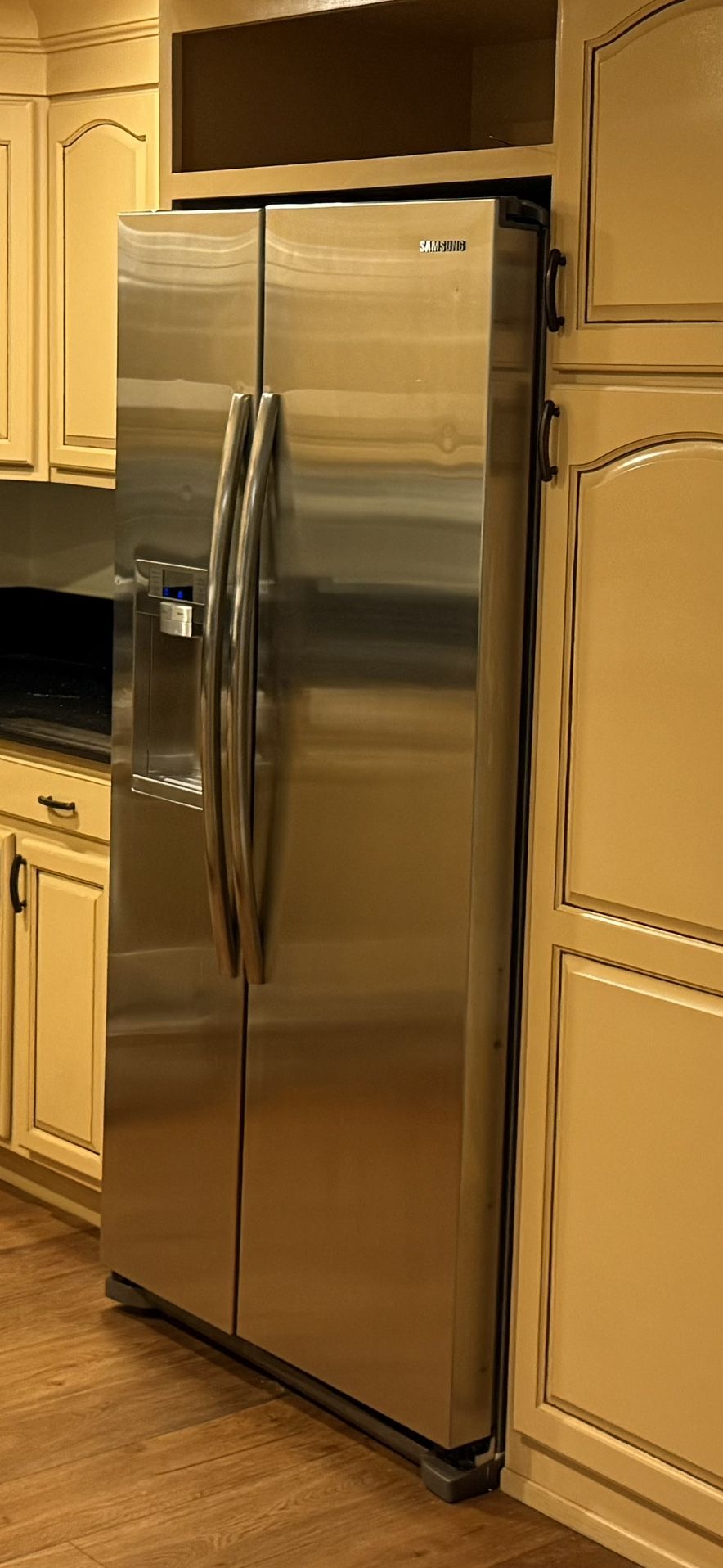 Samsung Counter Depth Side By side Refrigerator/Freezer