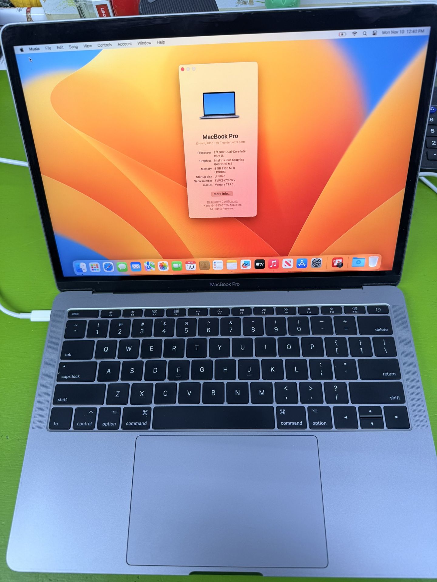 2017 MacBook Pro 256 GB 13 Inch