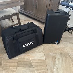 Qsc k12.2 with tote bag